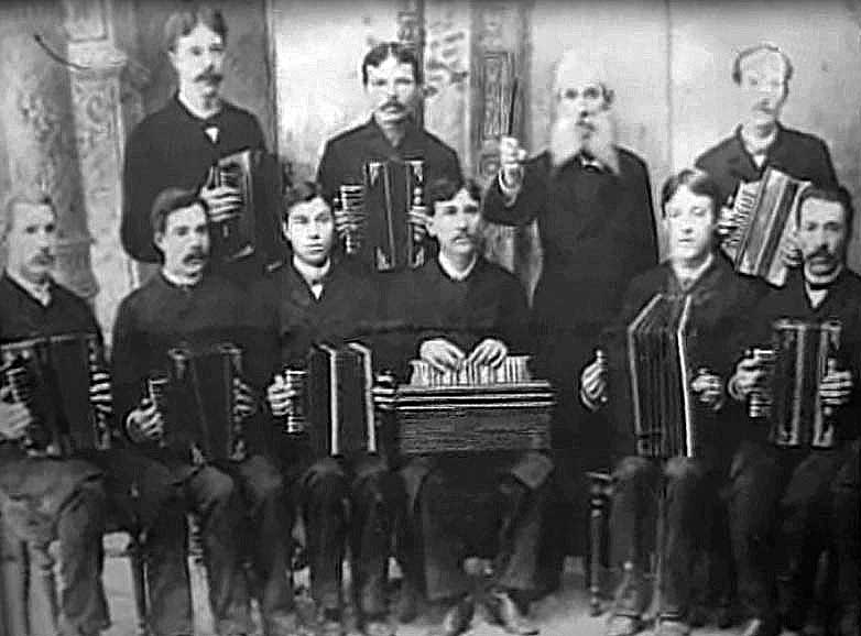 Создание первых оркестров хроматических гармоник